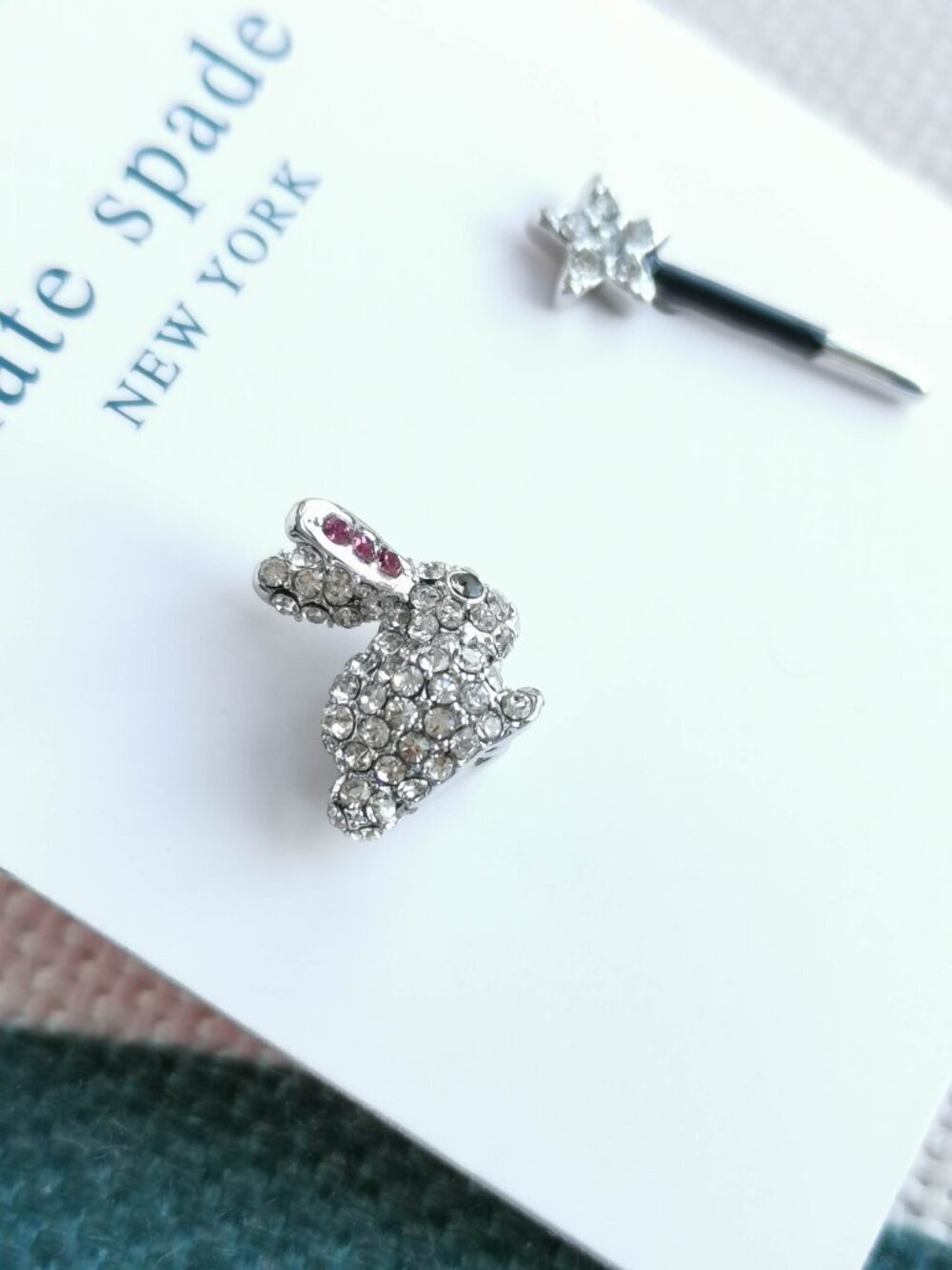 Kate Spade Starring Bunny Asymmetrical Clear Stud Earrings NEW - Picture 2 of 3